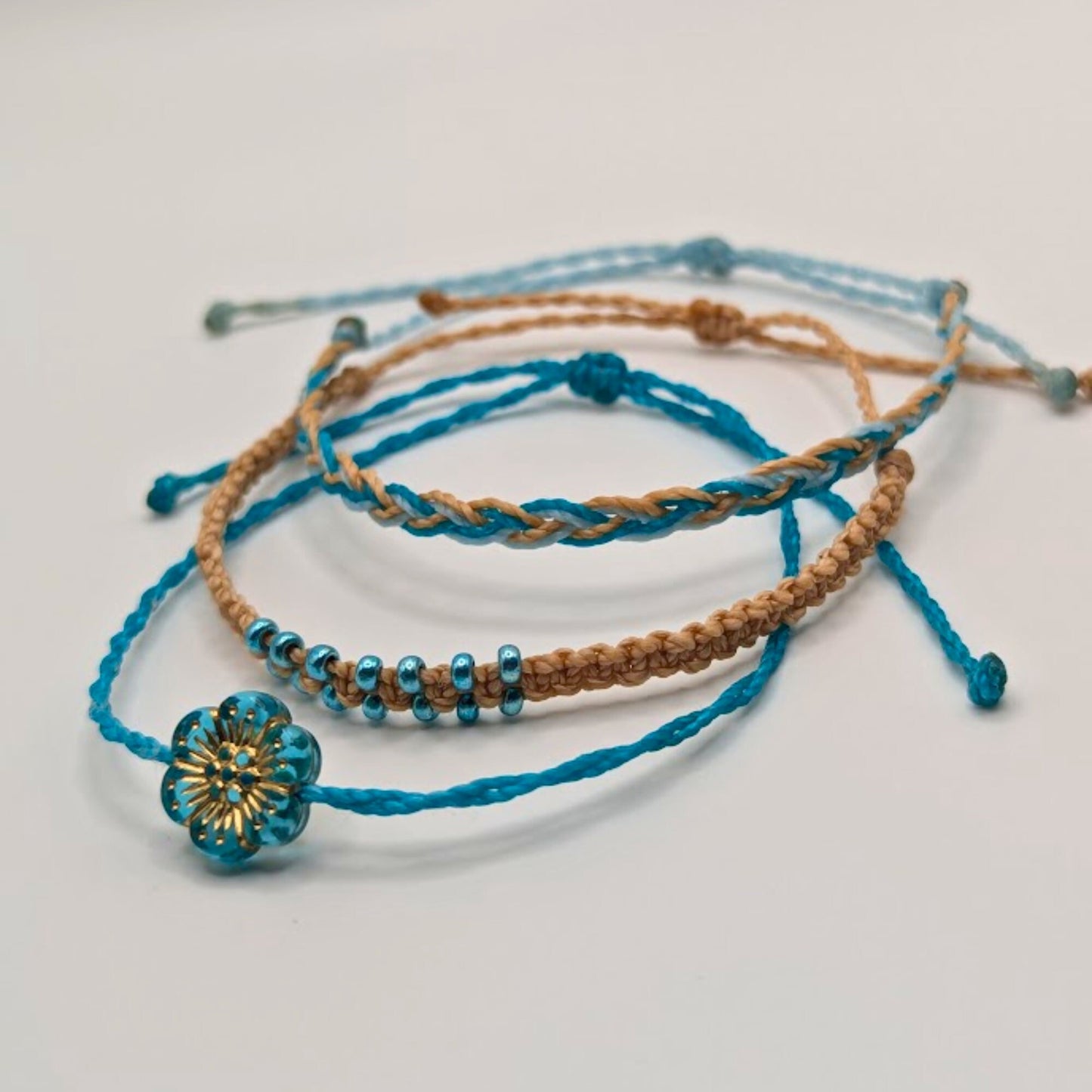 Icy Flower Macrame Bracelet Set