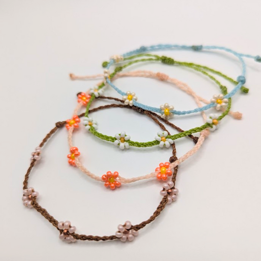 Beaded Daisy Flower Macrame Bracelet