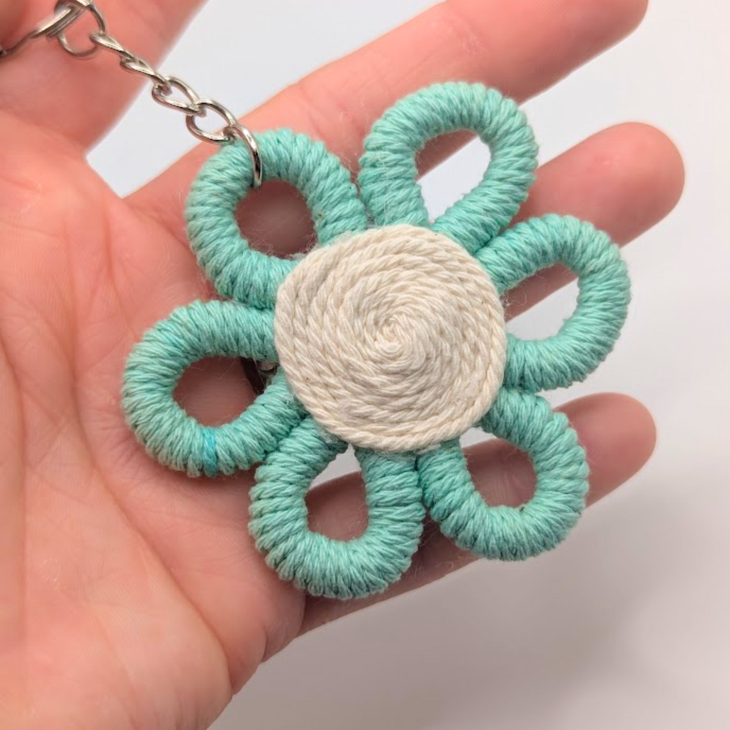 Macrame Flower Keychain - Mint