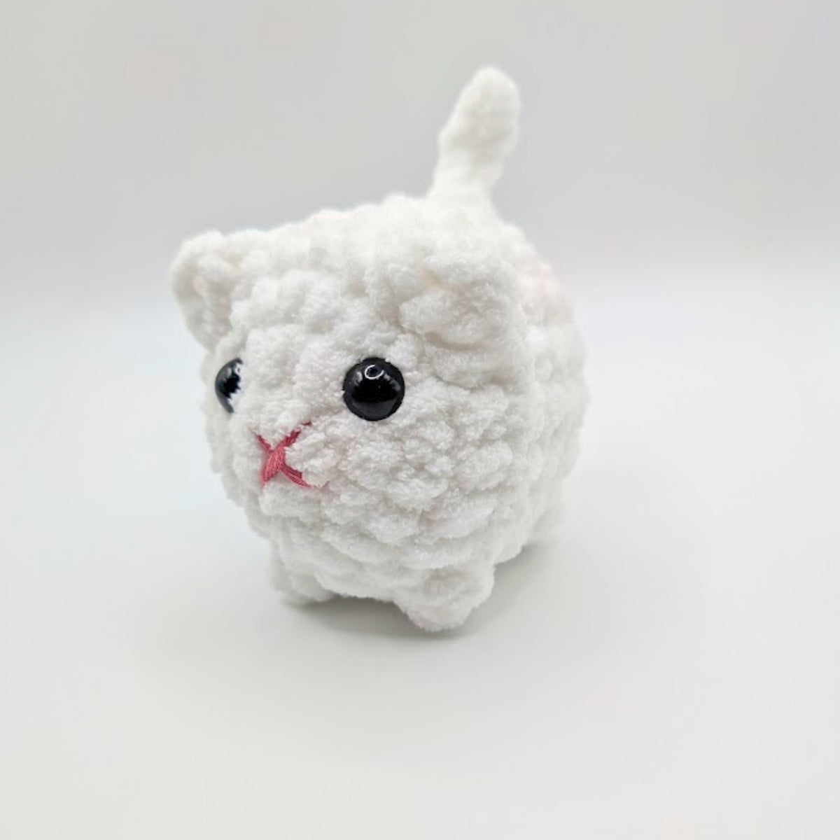 Bitty Kitty White | Crochet Kit - Level 3